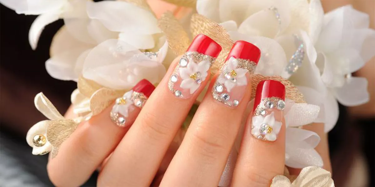 10 decorazioni per una super nail art